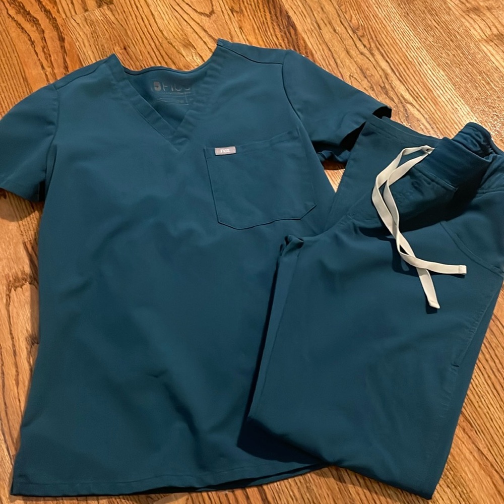 FIGS Dark Teal Scrub Set